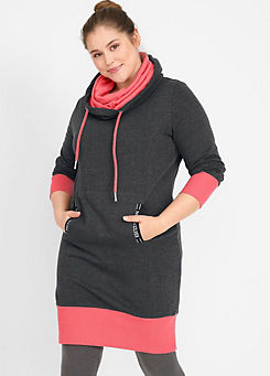 Contrasting Detail Sweater Dress