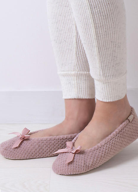 Pink store isotoner slippers