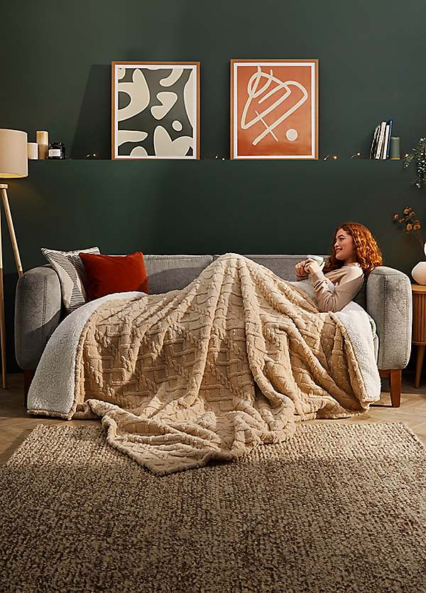 Silentnight Snugsie Cable Knit Family Giant Sherpa Fleece Blanket