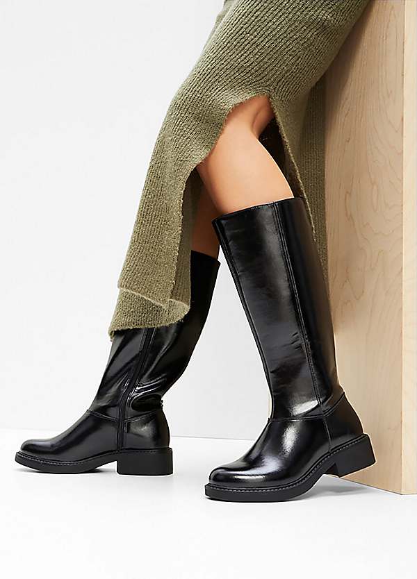 Slip On Mid Calf Boots